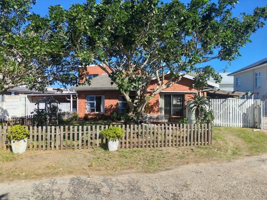 4 Bedroom Property for Sale in Boknesstrand Eastern Cape